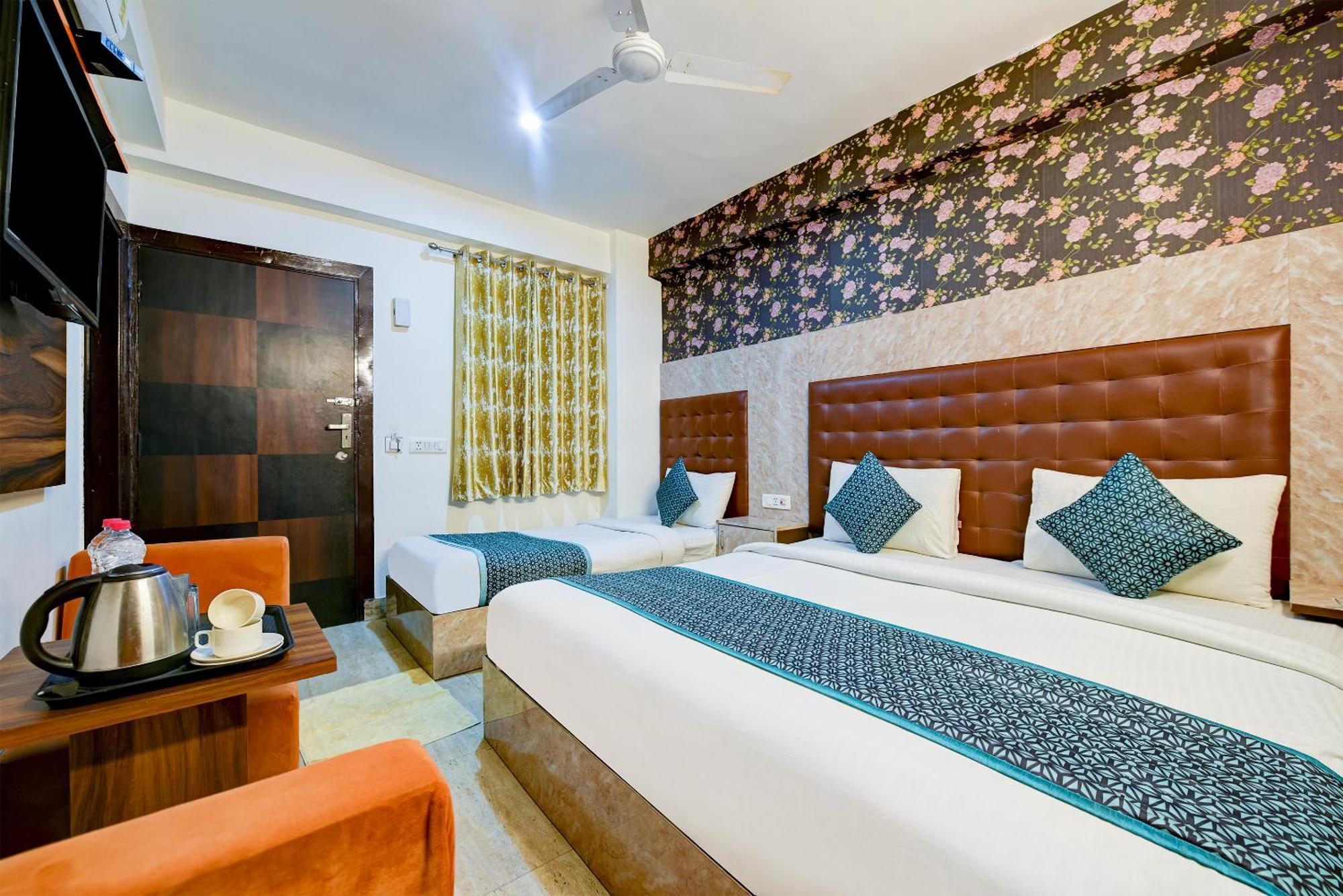 Eddission View Near Delhi Airport Hotel 3*