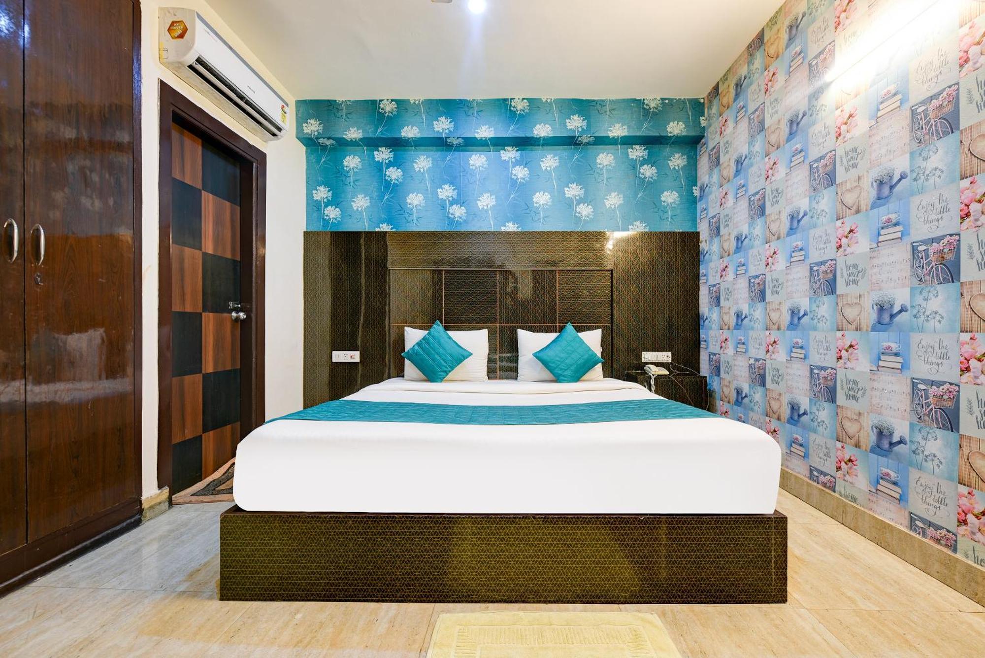 Hotel Eddission View Near Delhi Airport New Delhi