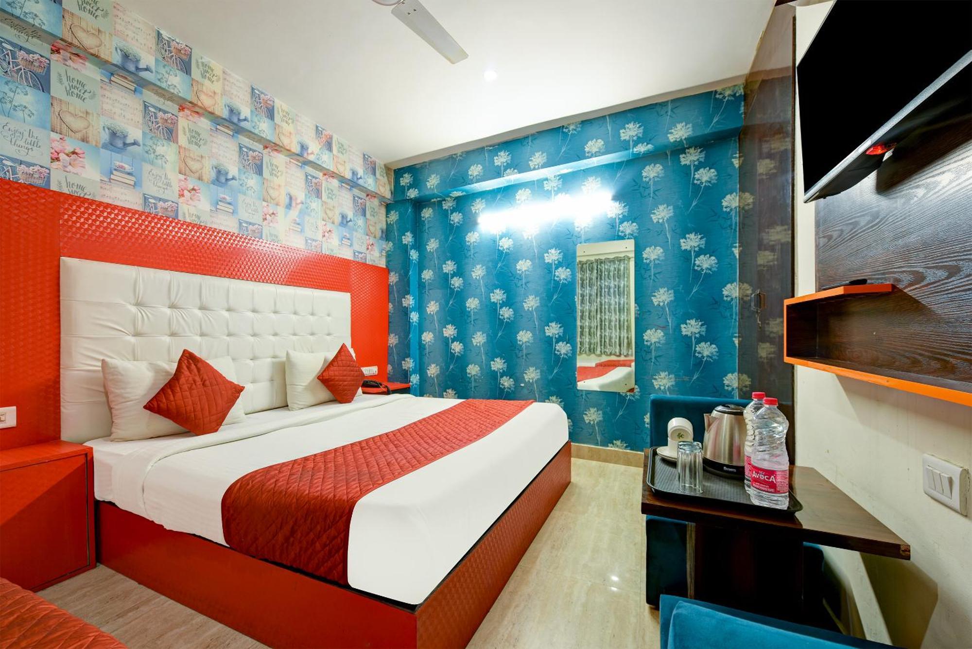 Hotel Eddission View Near Delhi Airport