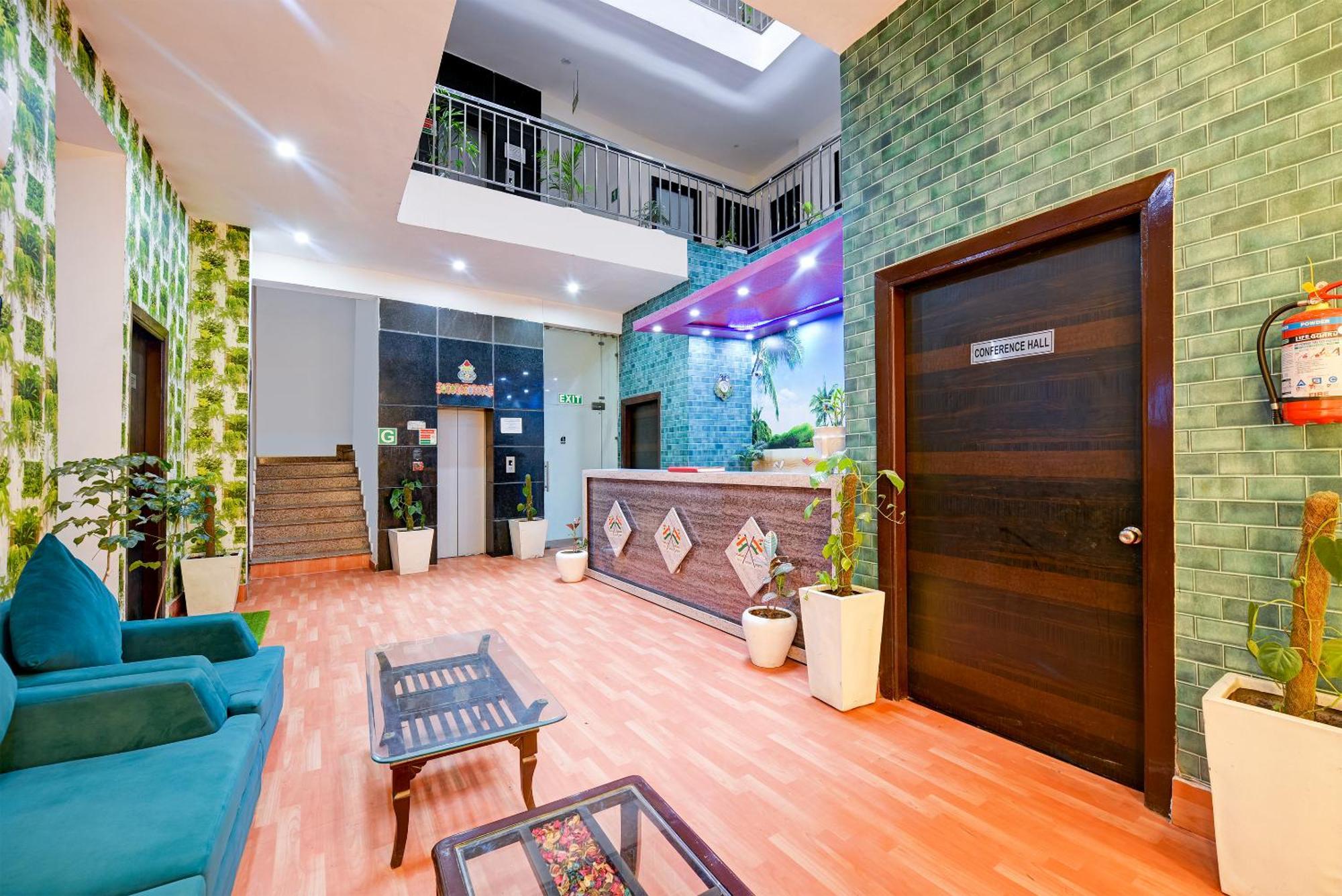 Eddission View Near Delhi Airport 3* New Delhi