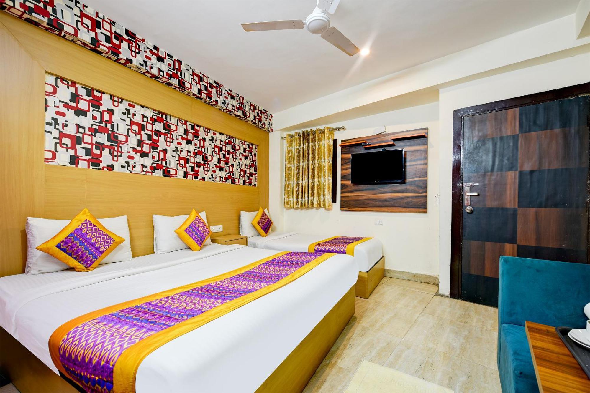 Eddission View Near Delhi Airport 3*